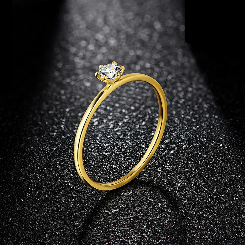 Anel Solitário Classic em Ouro 18k com Moissanite