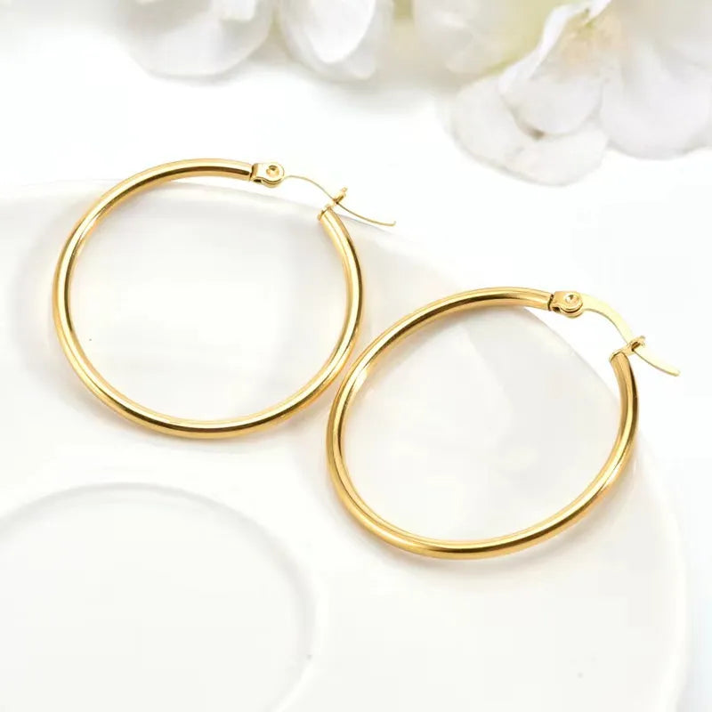 Argola Tradicional Vivence em Ouro