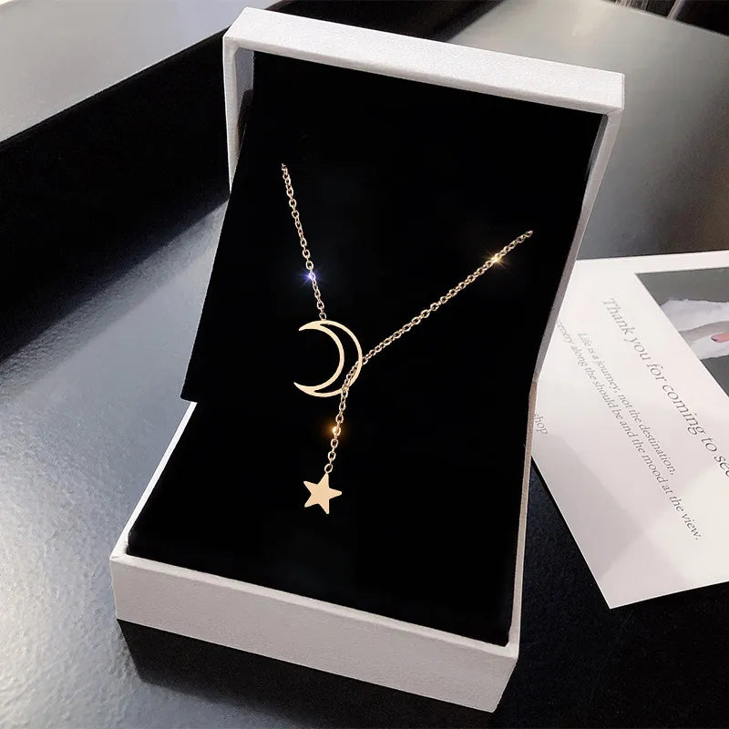 Colar Vivence Folheado a Ouro com Pingente Estrela e Meia Lua