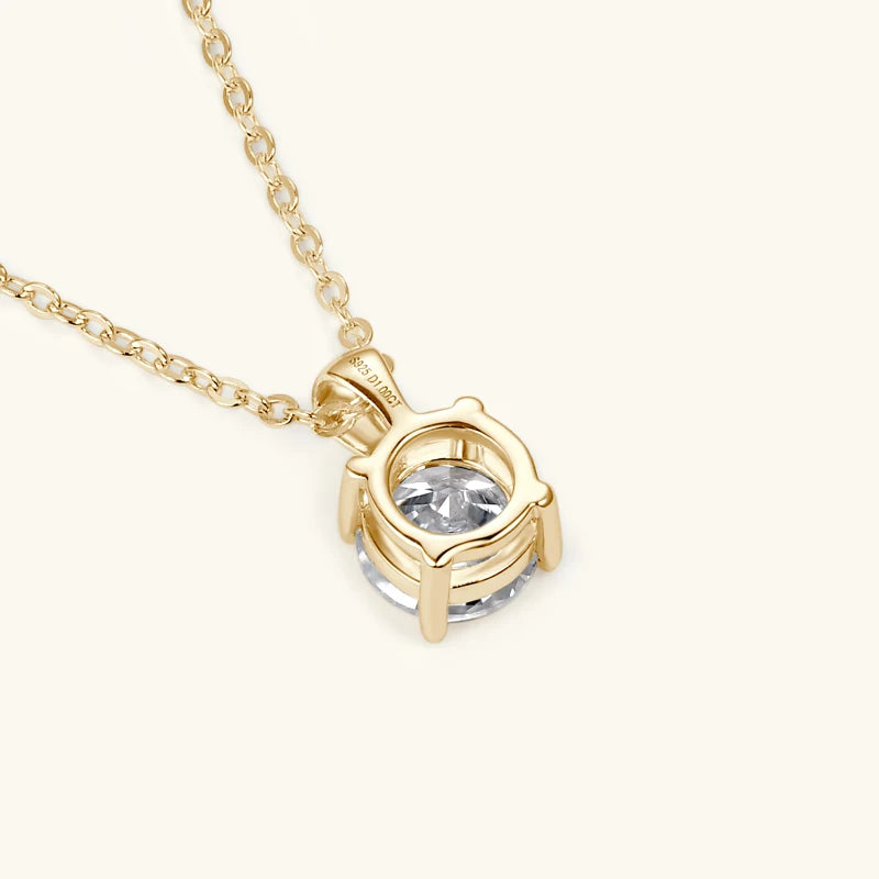 Colar Solitário em Prata Banhado a Ouro 18k com Pingente de Moissanite