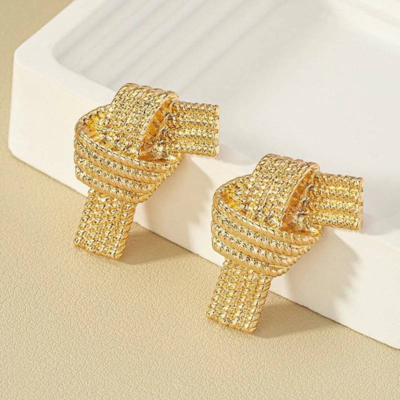 Brinco Nó Banhado a Ouro 18k