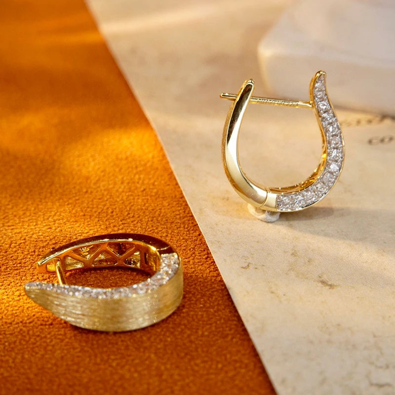 Brinco Argola Vivence em Forma de U em Ouro 18k com Diamantes