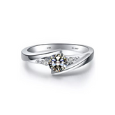 Anel Solitário em Ouro Branco com Diamante 0,5 ct