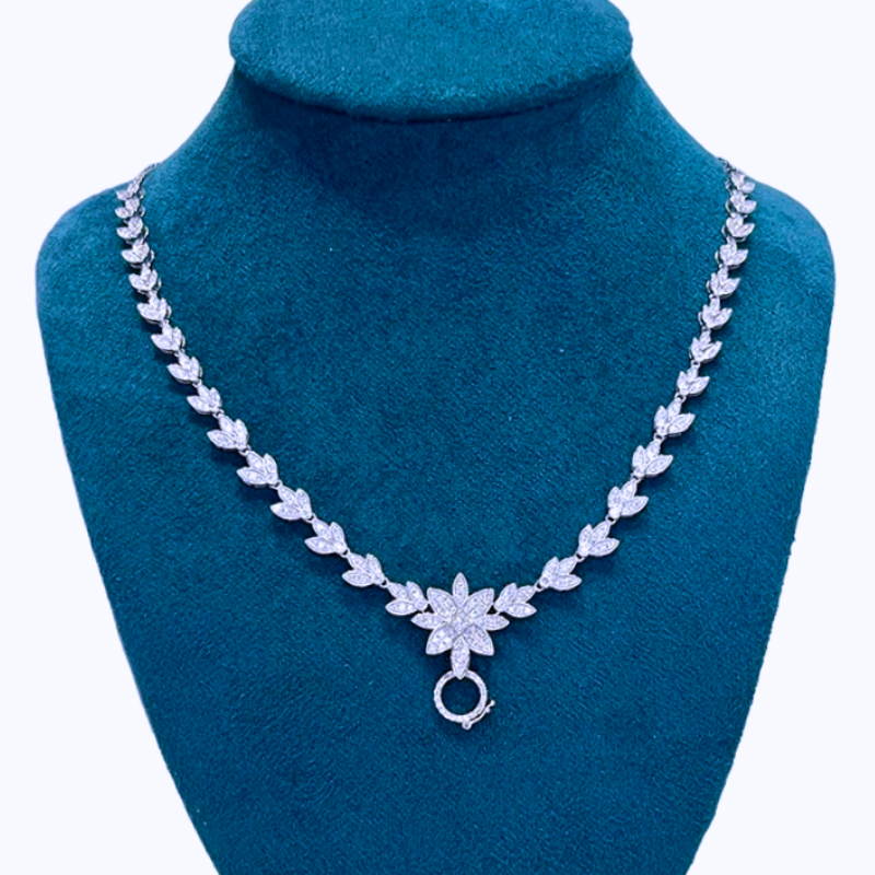 Colar Realeza em Ouro Branco Cravejado de Diamantes