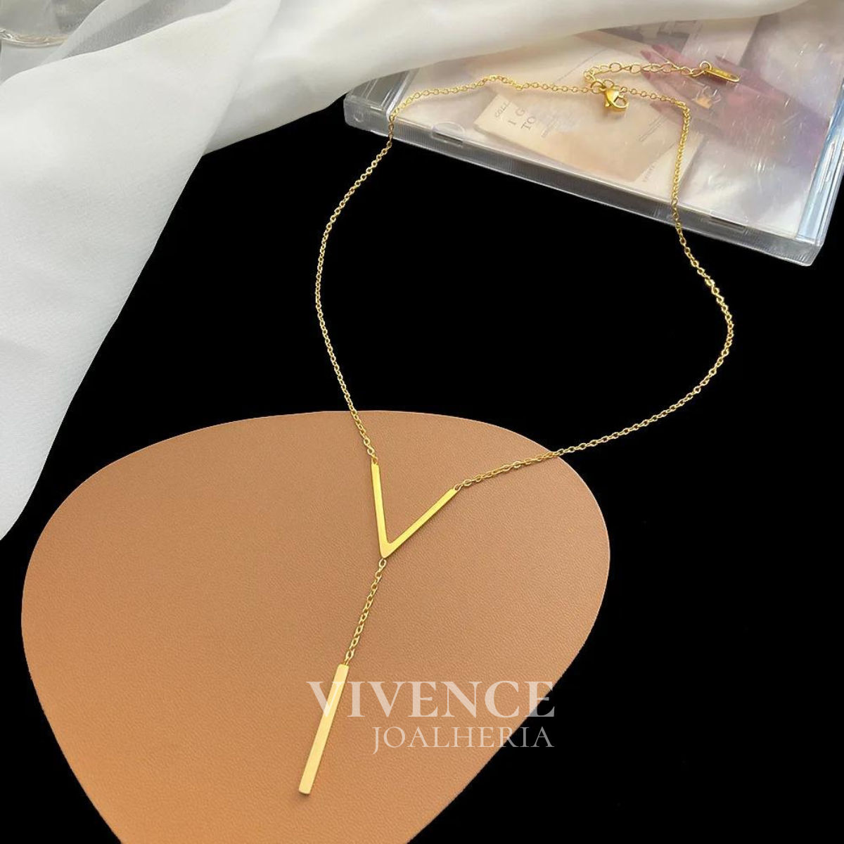 Colar Gravata com Banho em Ouro 18k