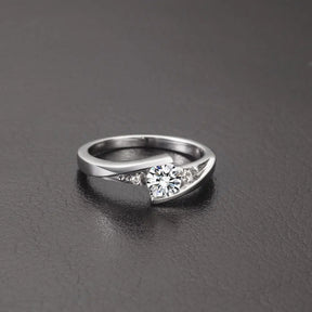Anel Solitário em Ouro Branco com Diamante 0,5 ct