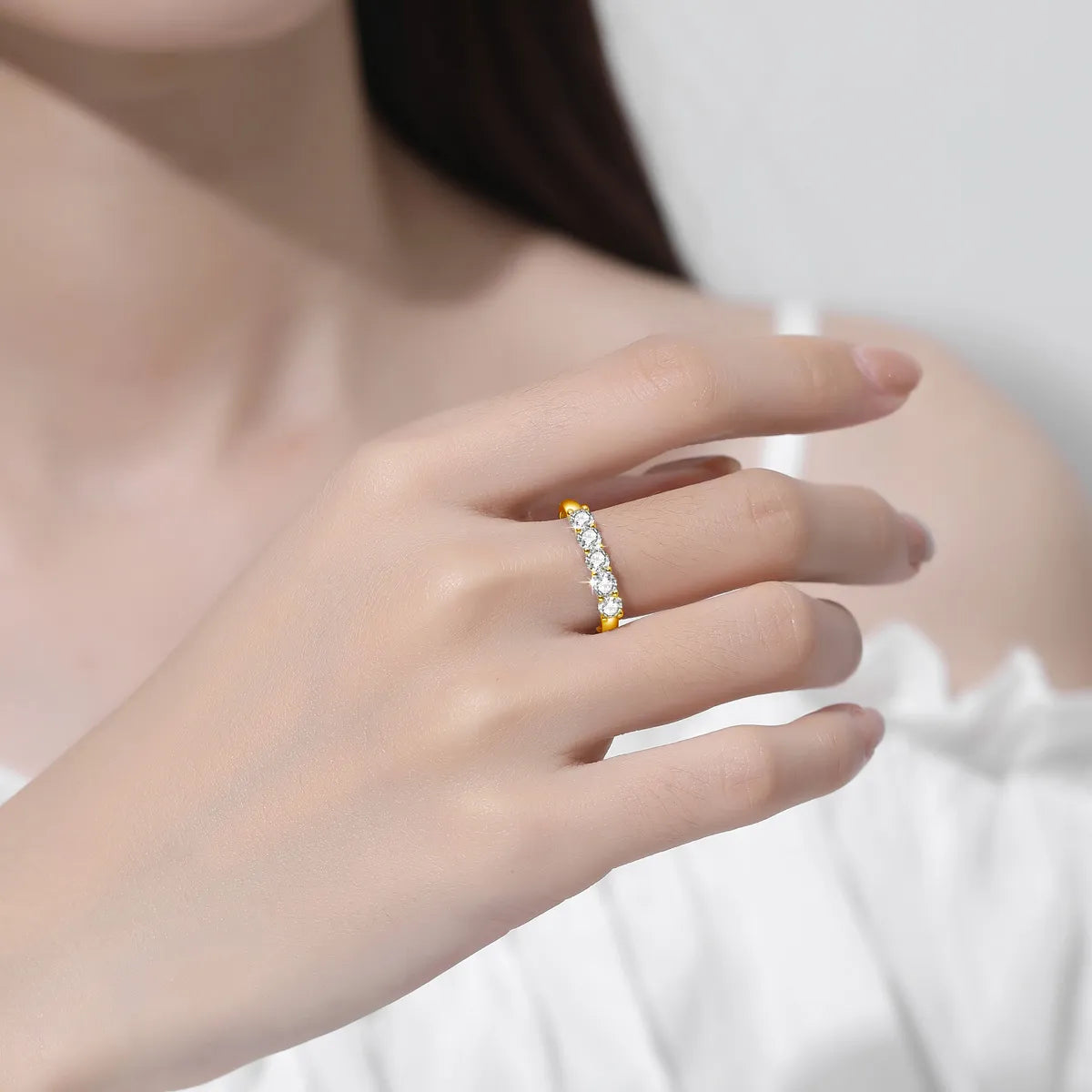 Anel Solitaire em Ouro 18k com Moissanites