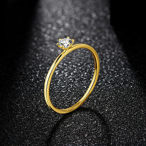 Anel Solitário Classic em Ouro 18k com Moissanite