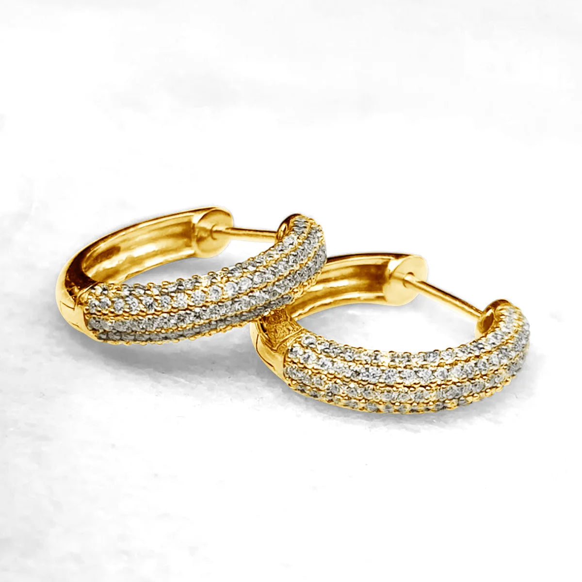 Brinco Argola Life em Ouro 18k Cravejado com Moissanites