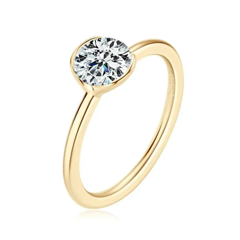 Anel Lívia em Prata Banhado a Ouro 18k com Moissanite