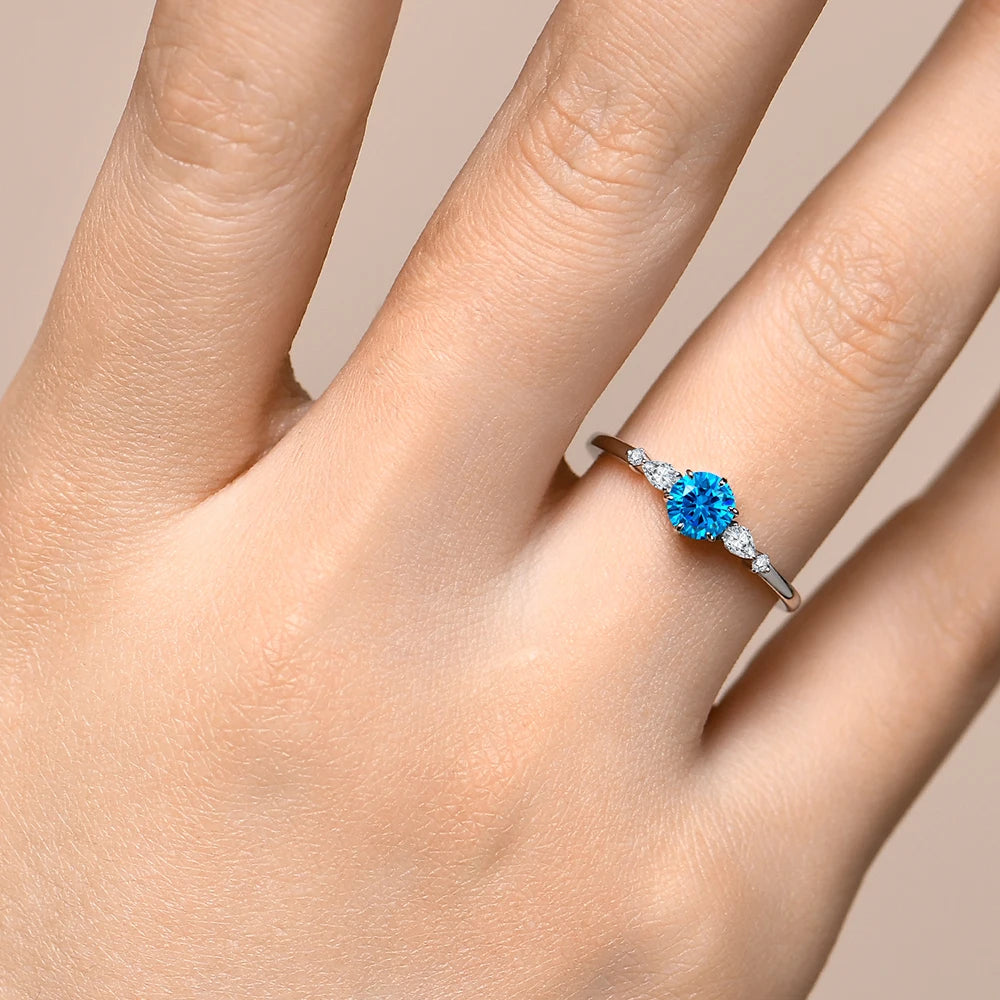 Anel Solitário em Ouro 18k com Moissanite Azul