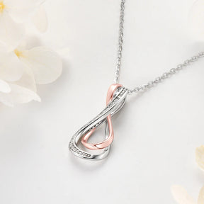 Colar em Prata com Pingente Amor Infinito Cravejado com Moissanites