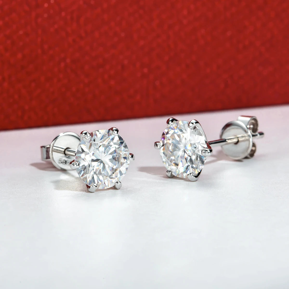 Brinco Vivence em Ouro Branco com Moissanite